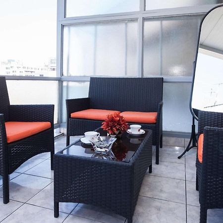 Central 2 Bd Apt With Balcony By Monastiraki Atény Exteriér fotografie