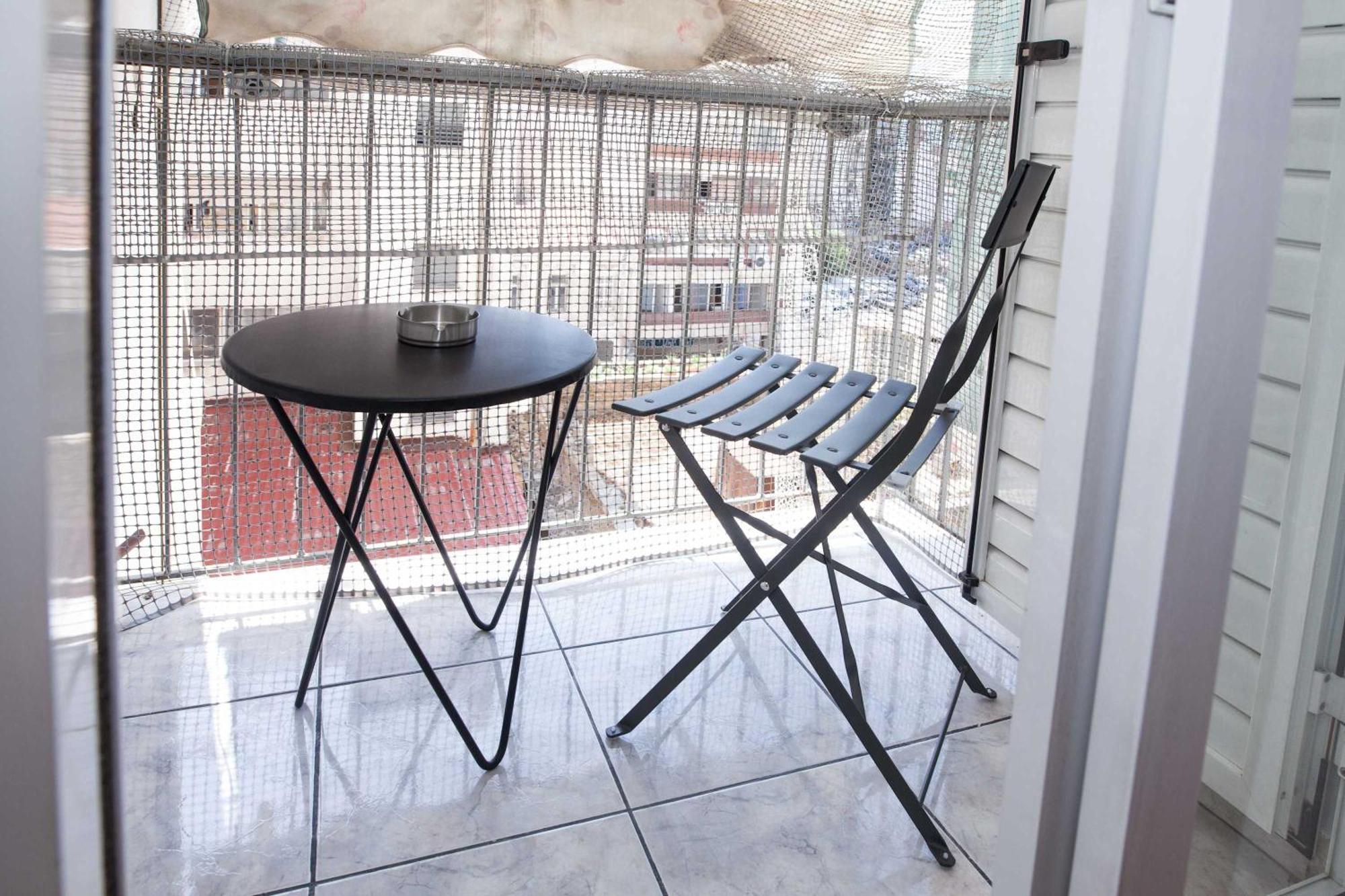 Central 2 Bd Apt With Balcony By Monastiraki Atény Exteriér fotografie